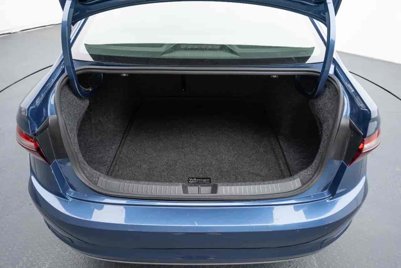 VOLKSWAGEN Jetta - 7