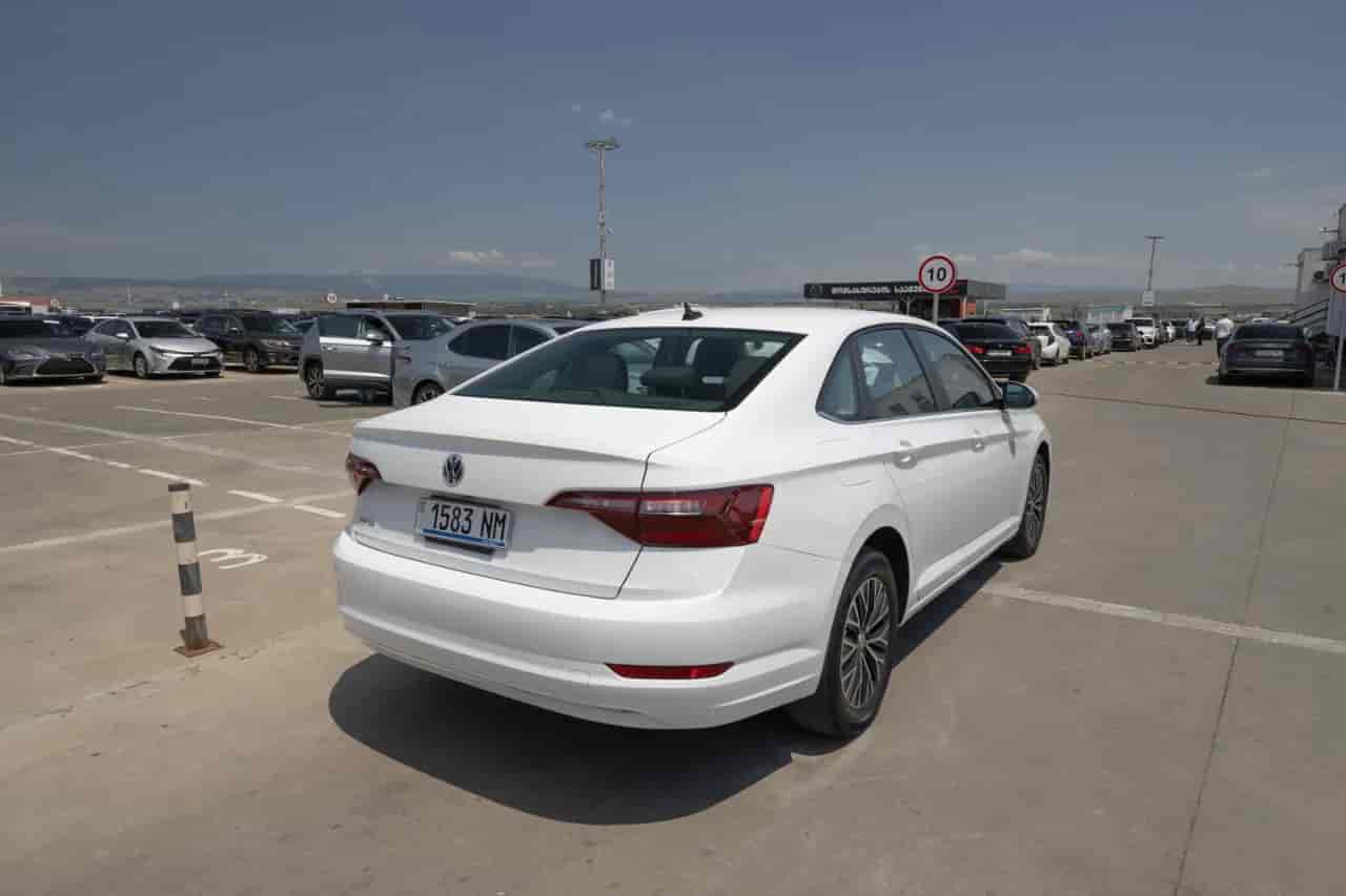 VOLKSWAGEN Jetta - 4