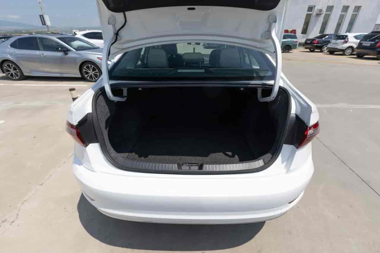 VOLKSWAGEN Jetta - 7