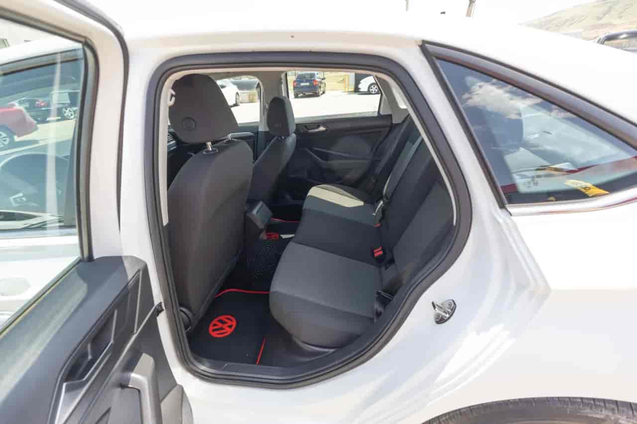 VOLKSWAGEN Jetta - 8