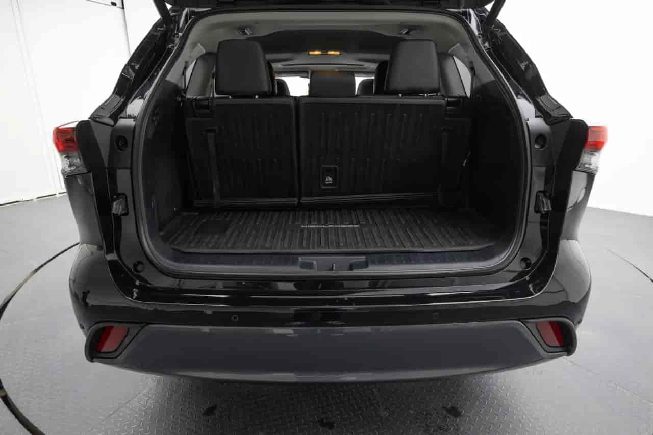 TOYOTA Highlander - 7