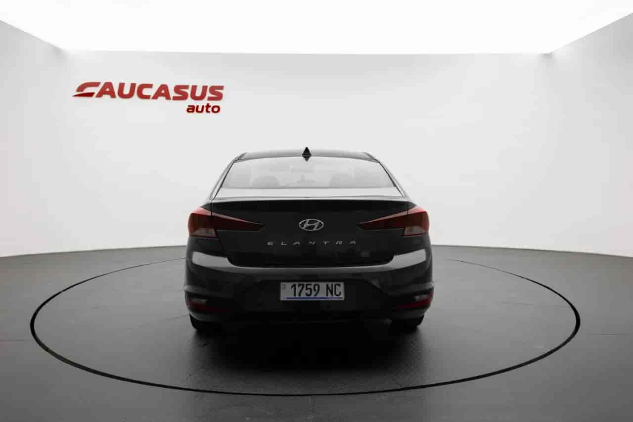 HYUNDAI Elantra - 5