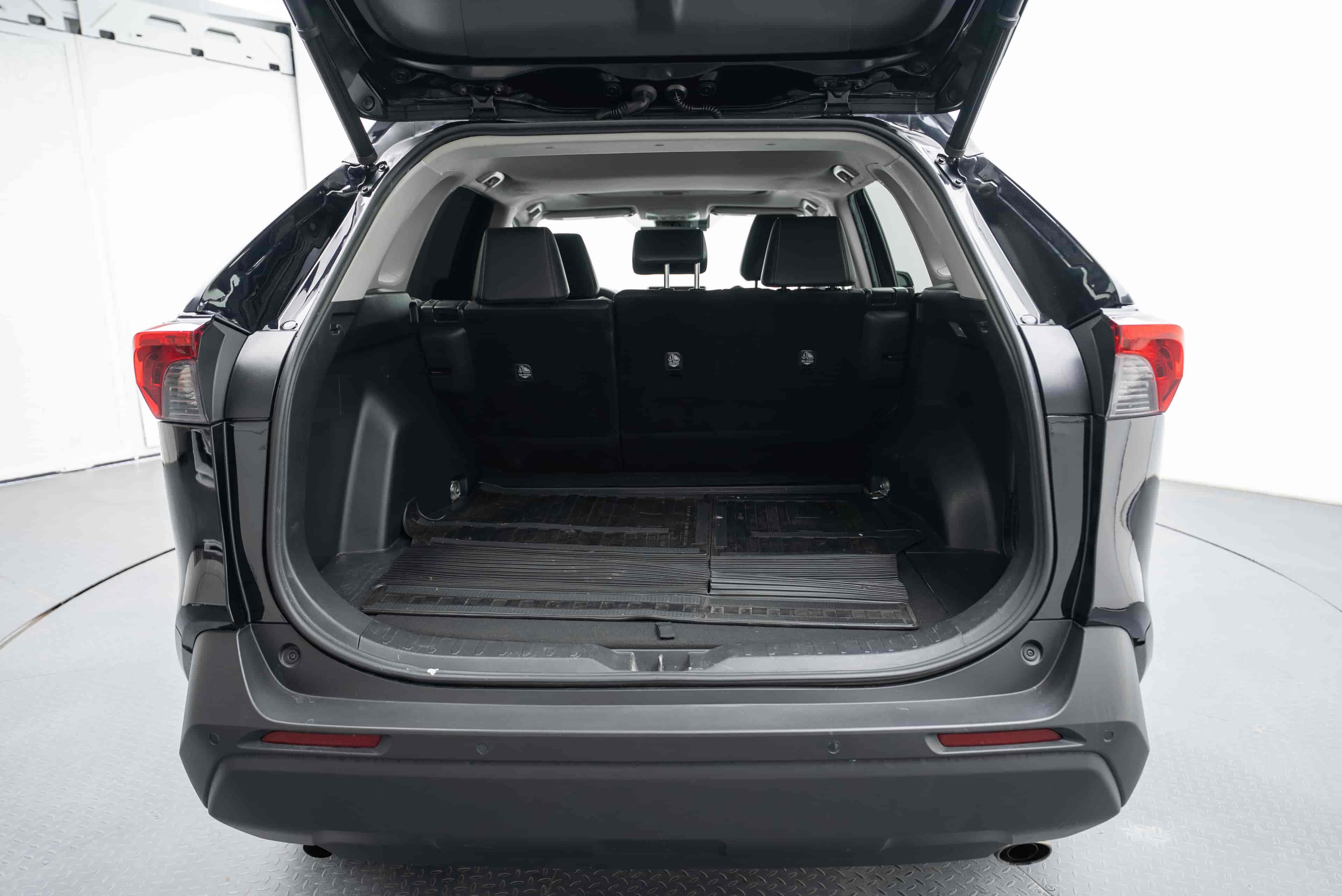 TOYOTA RAV4 - 7
