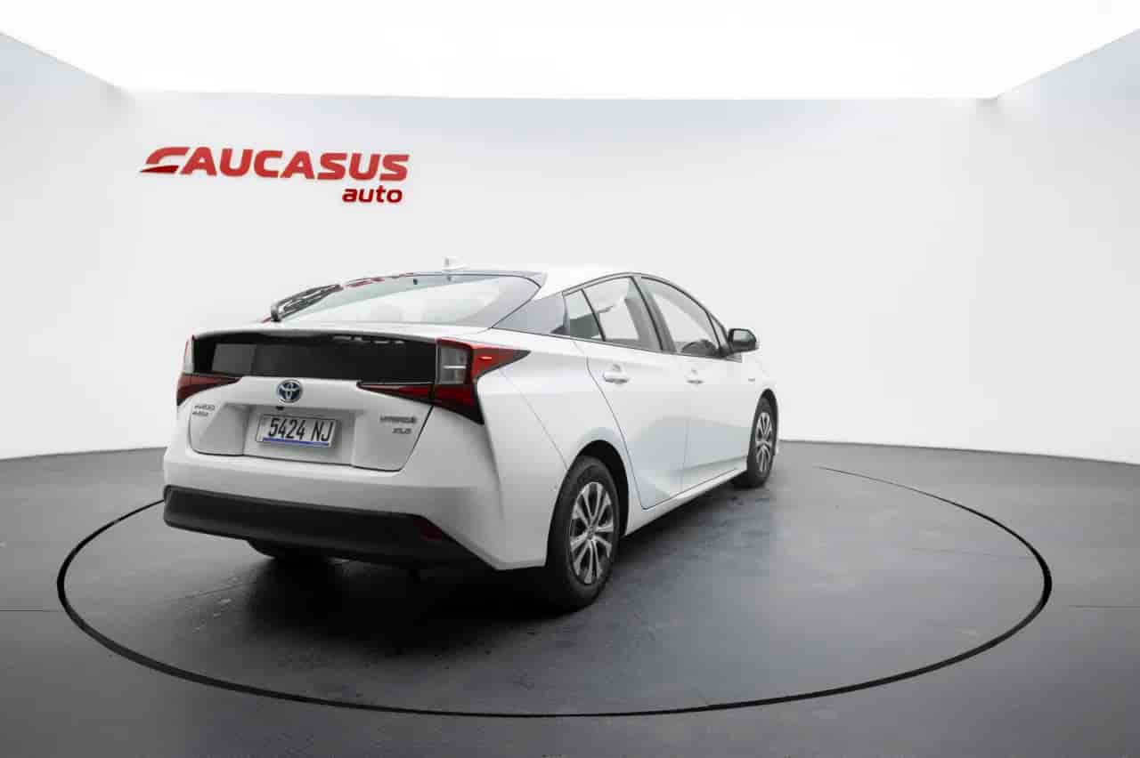 TOYOTA Prius - 4
