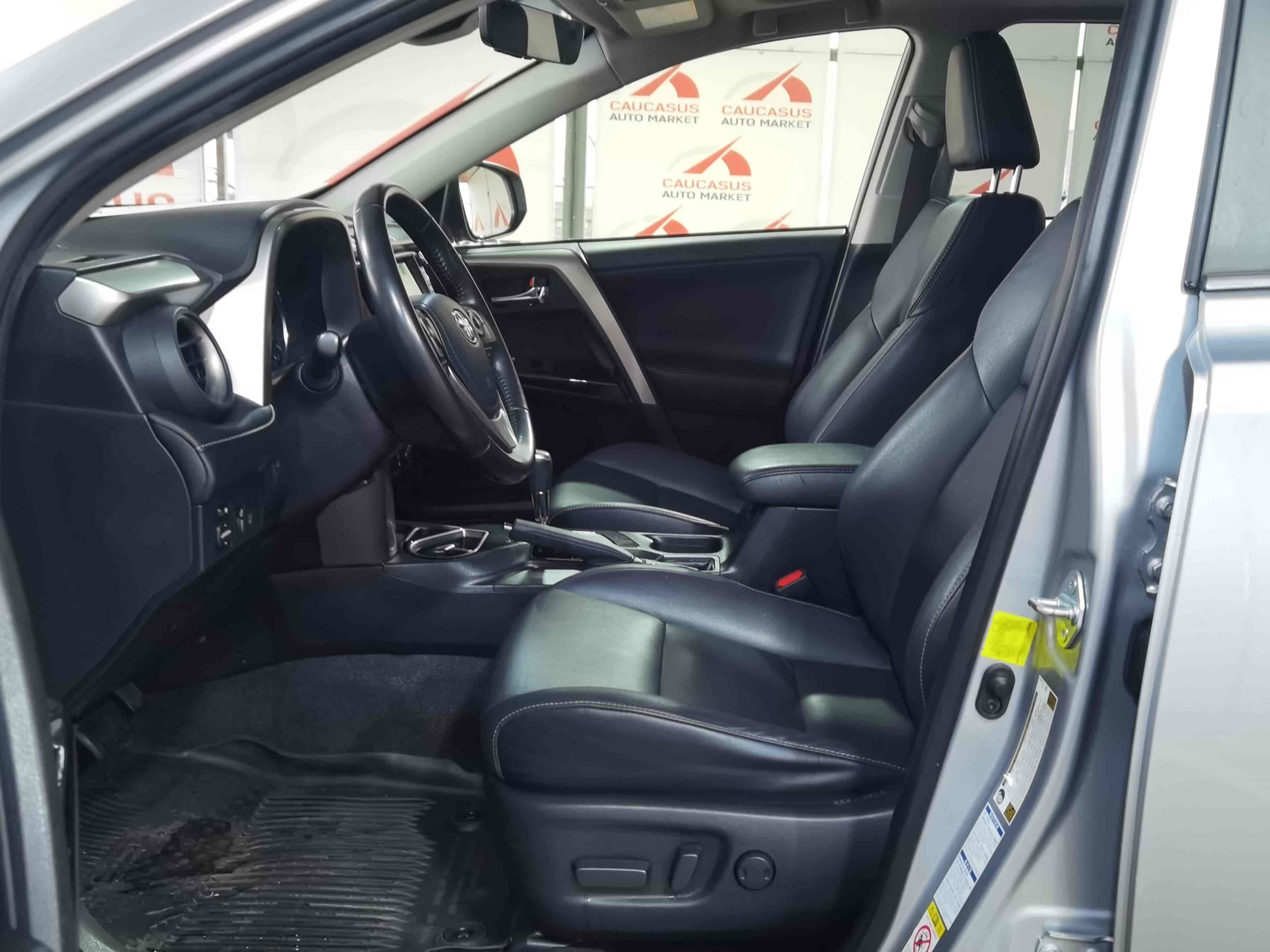 TOYOTA RAV4 - 10