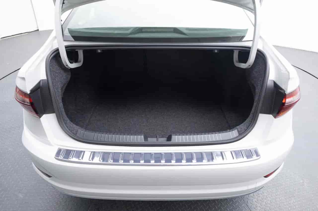 VOLKSWAGEN Jetta - 7