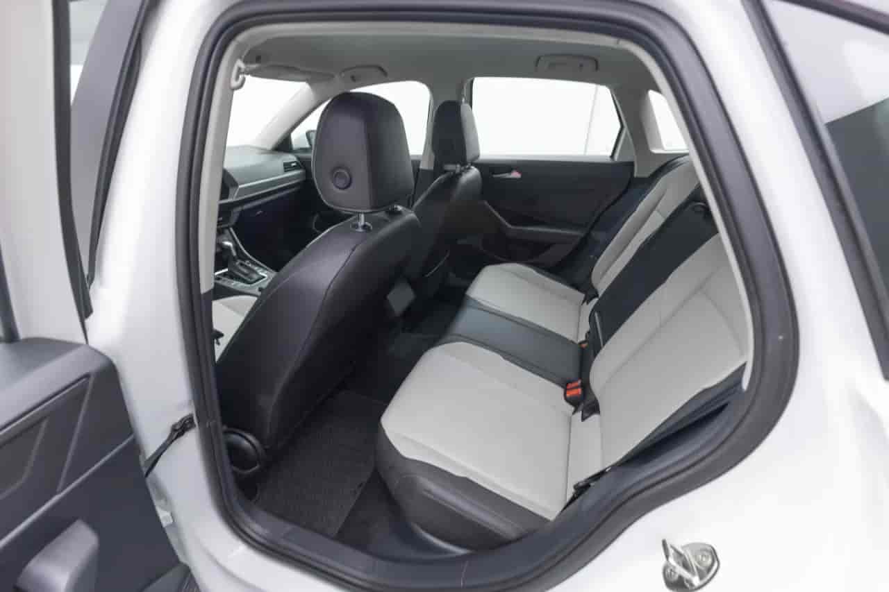VOLKSWAGEN Jetta - 8