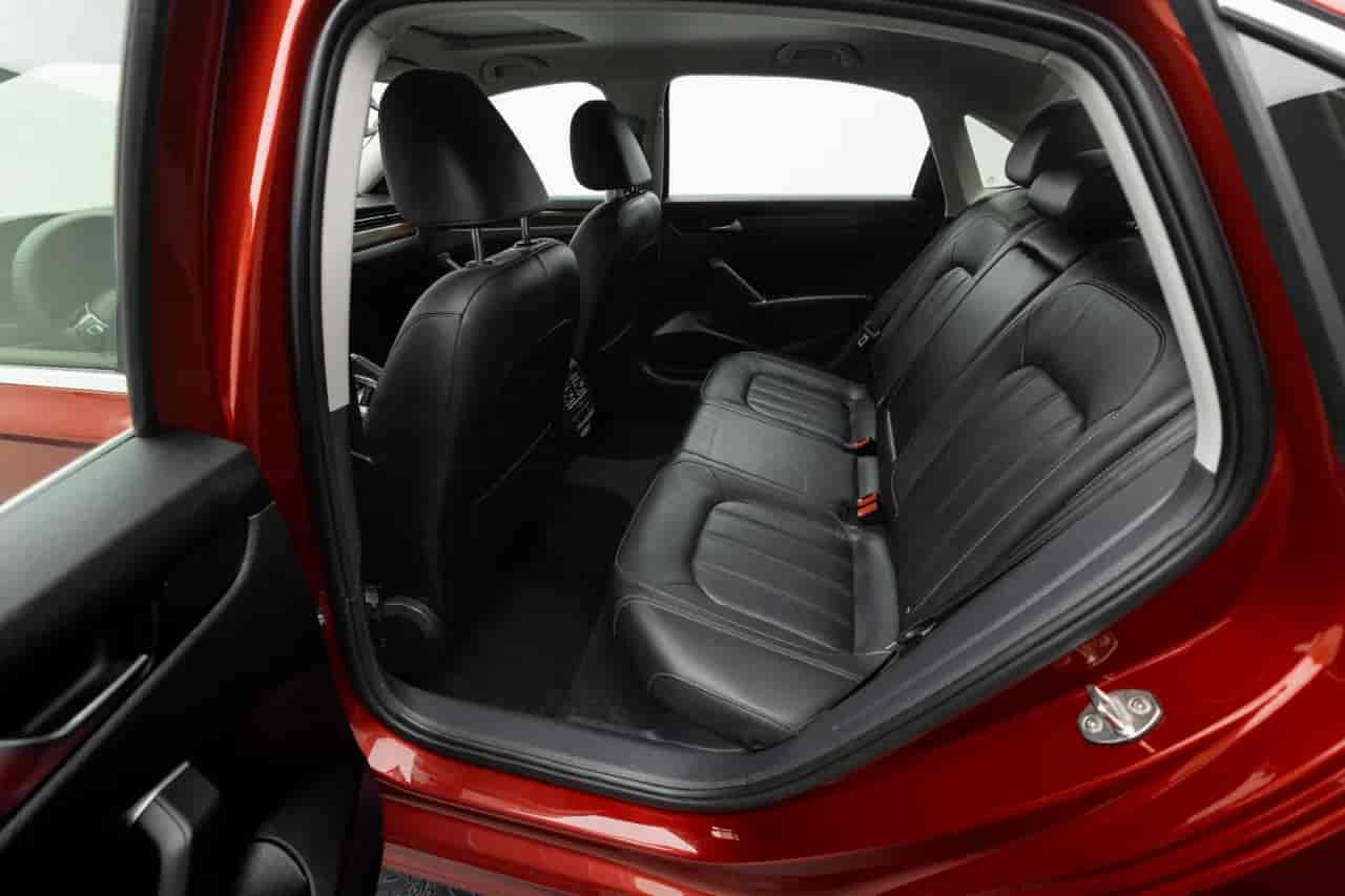VOLKSWAGEN Passat - 7