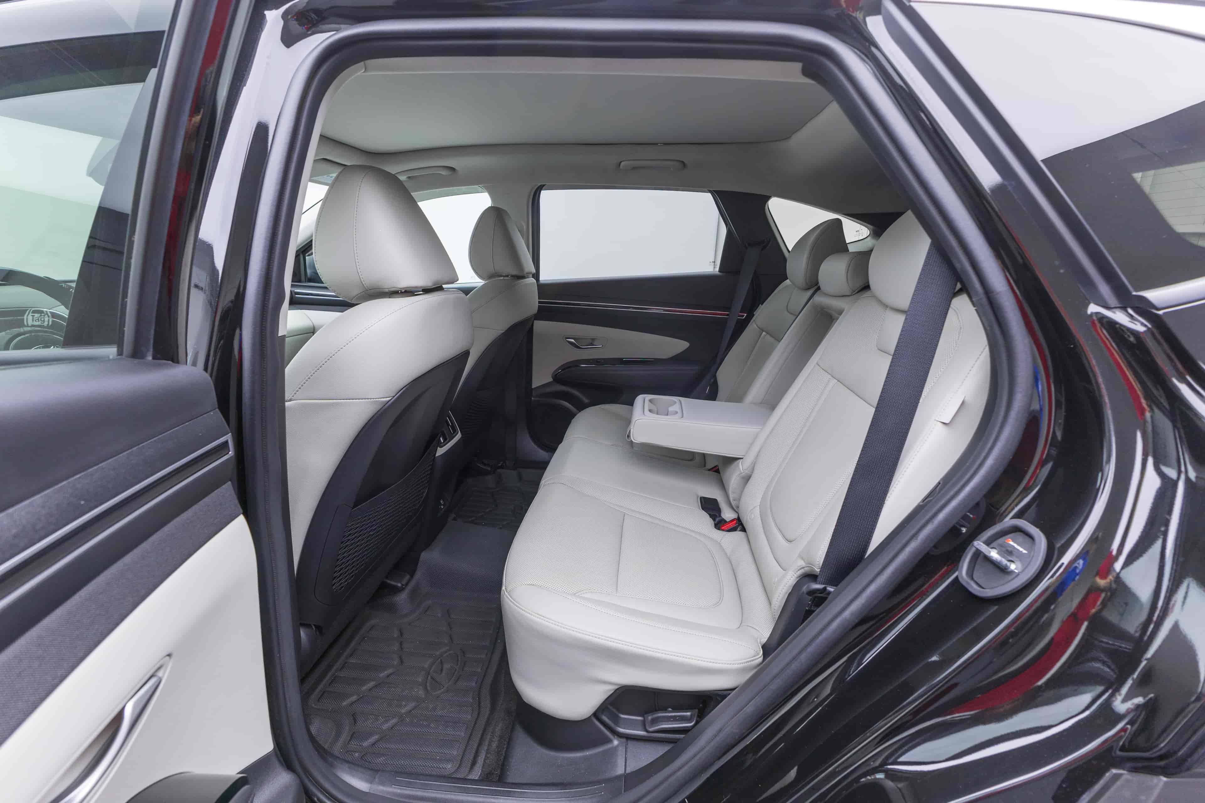 HYUNDAI Tucson - 8