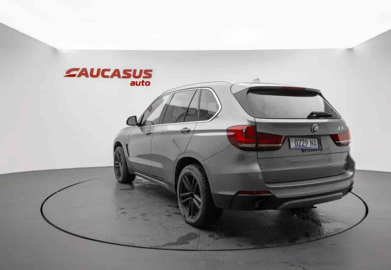 BMW X5 - 6