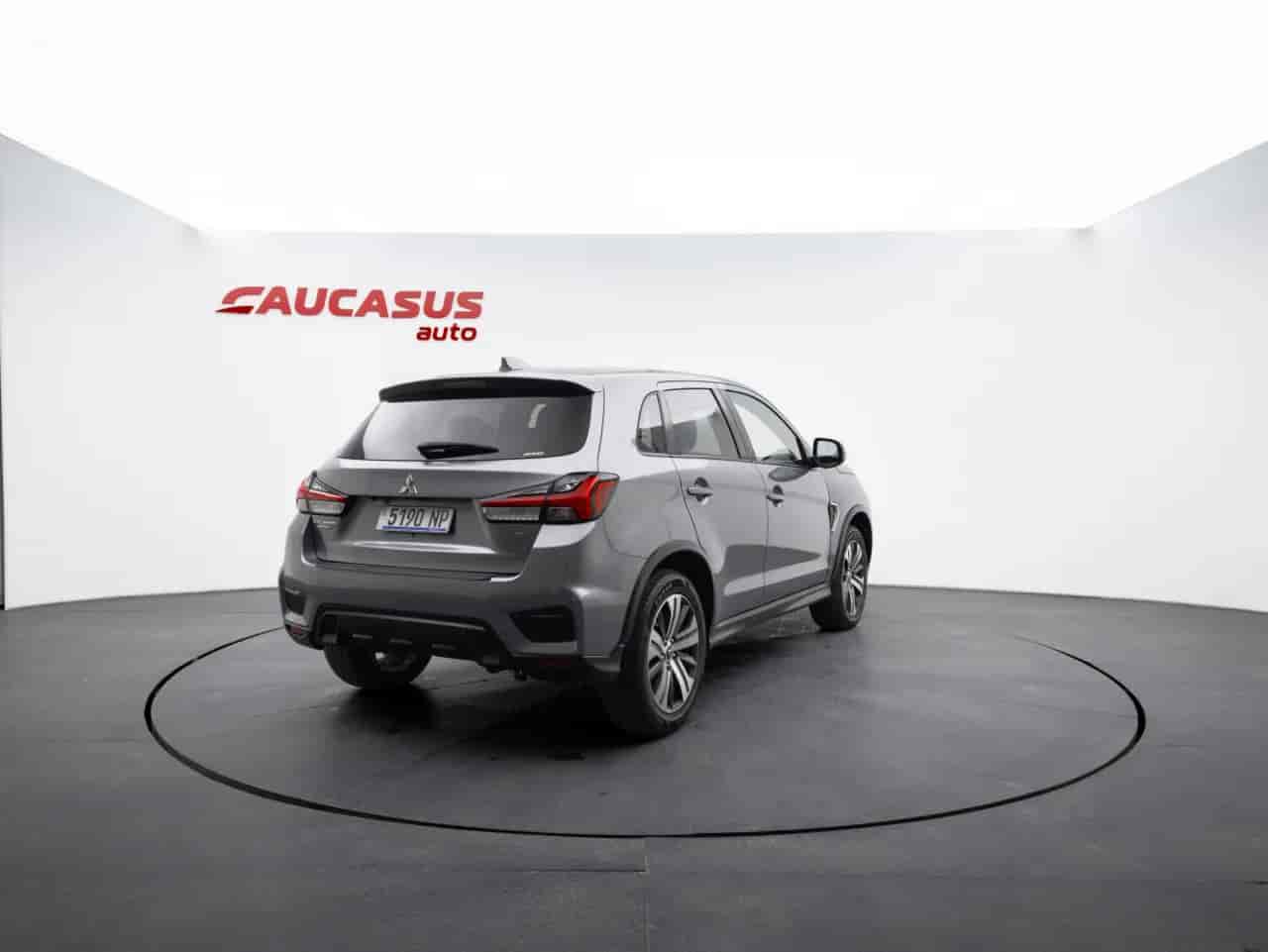MITSUBISHI Outlander - 4
