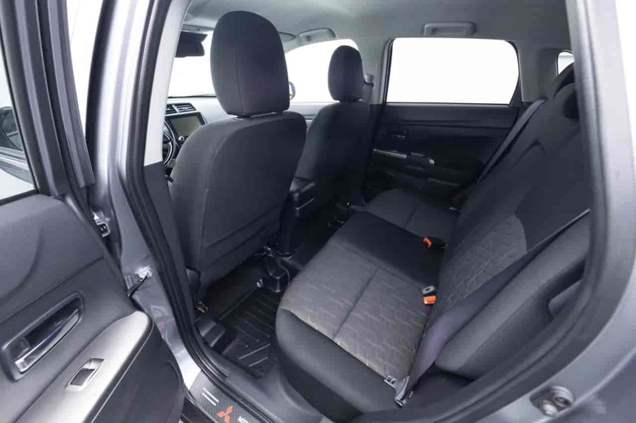 MITSUBISHI Outlander - 8