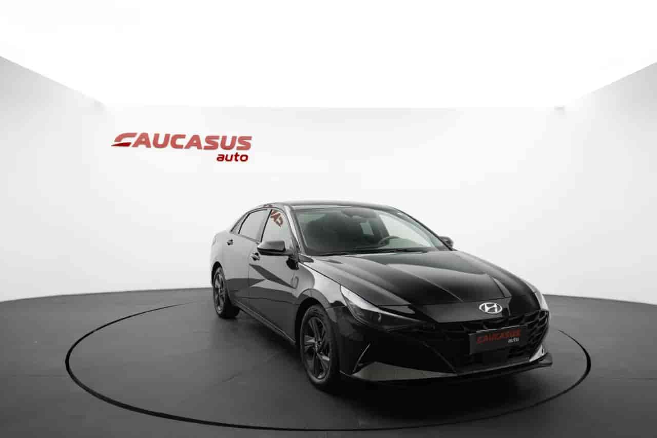 HYUNDAI Elantra - 3