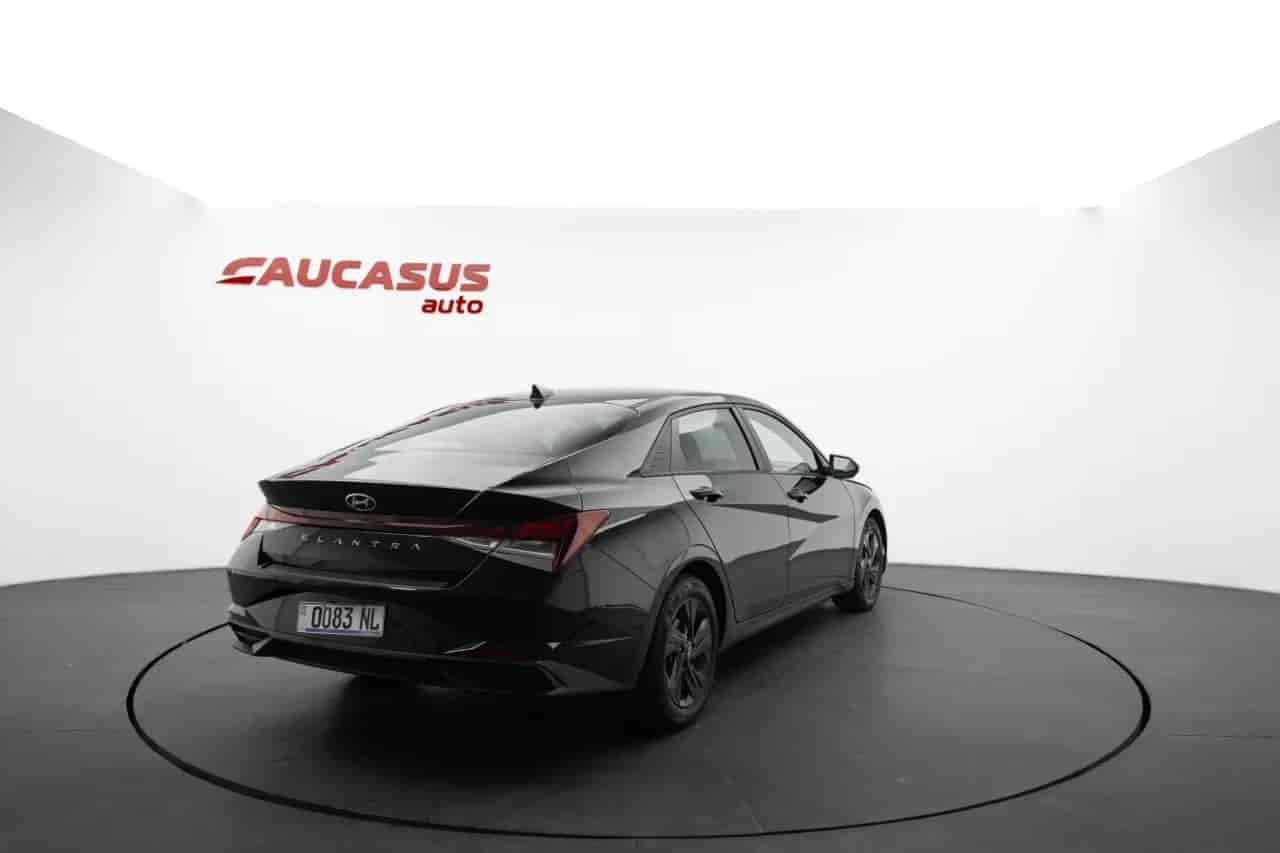 HYUNDAI Elantra - 4