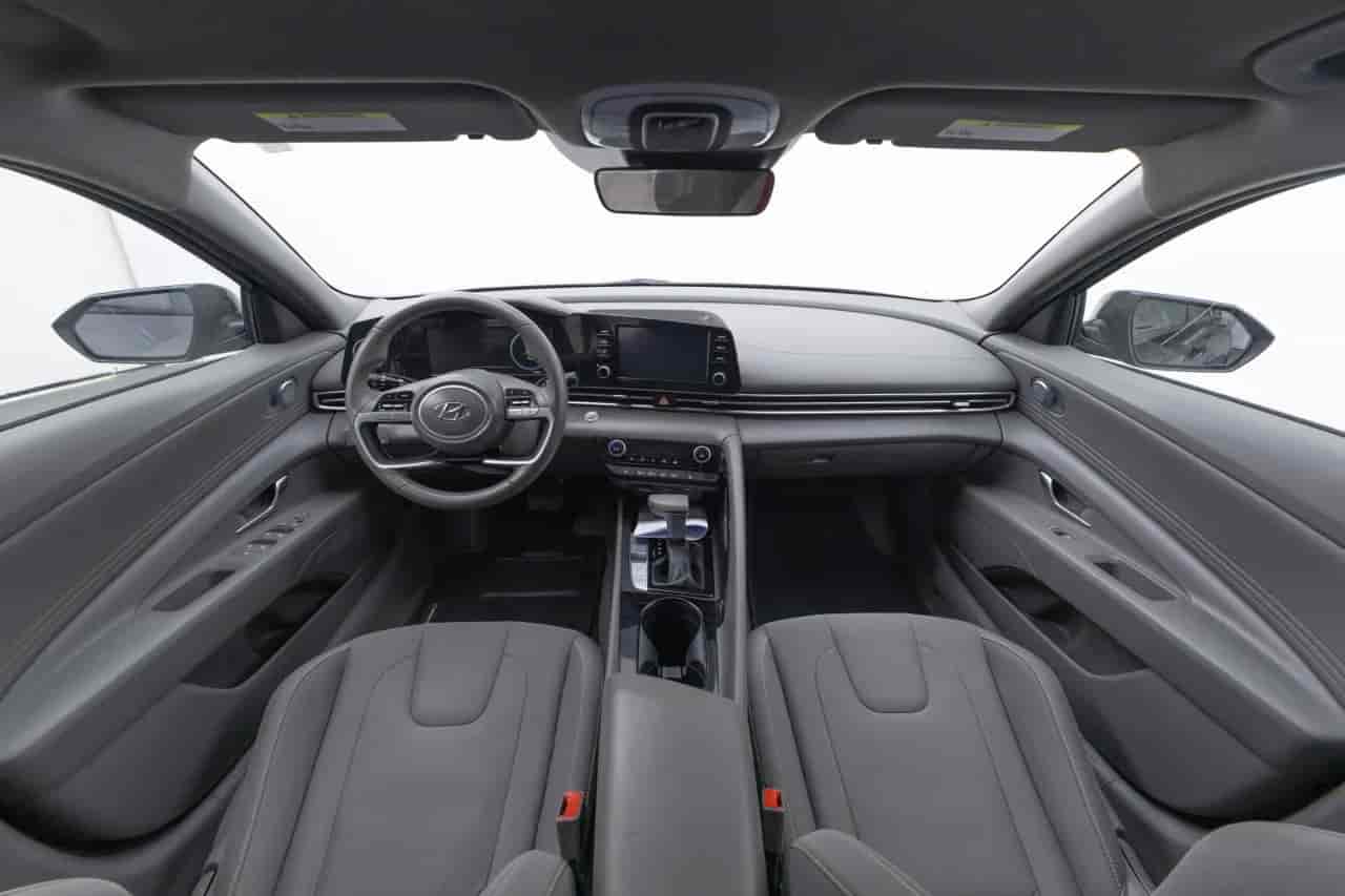 HYUNDAI Elantra - 9