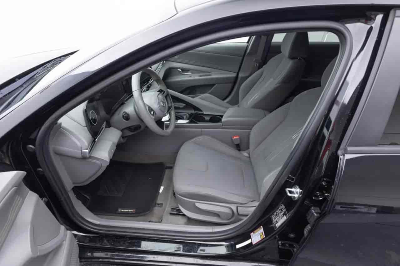 HYUNDAI Elantra - 10