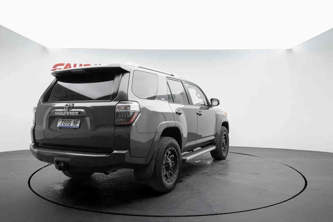 TOYOTA 4-Runner - 4