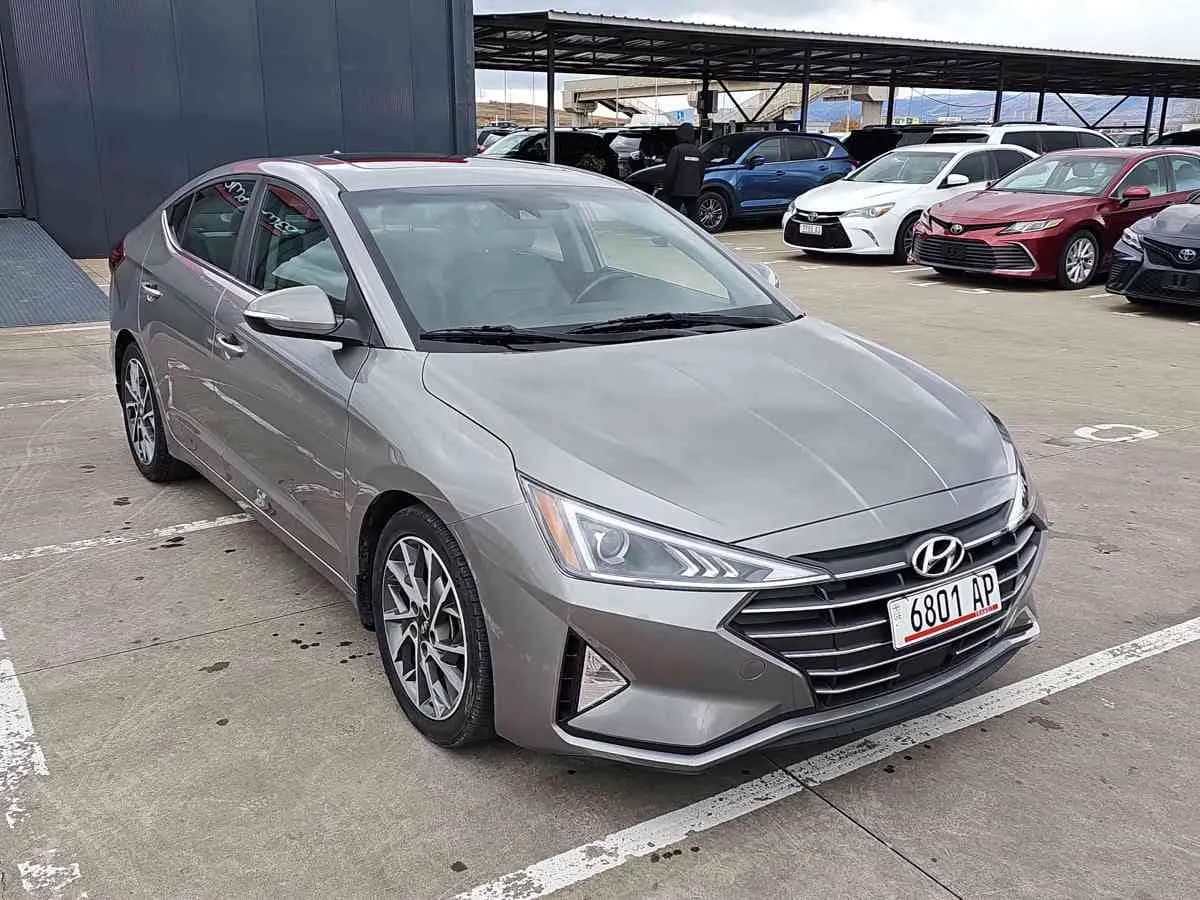 HYUNDAI Elantra - 3