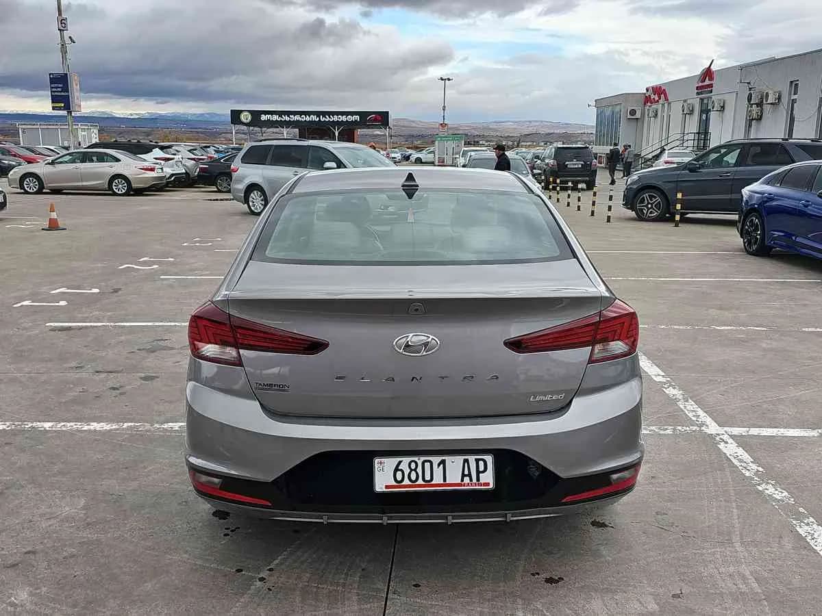 HYUNDAI Elantra - 5