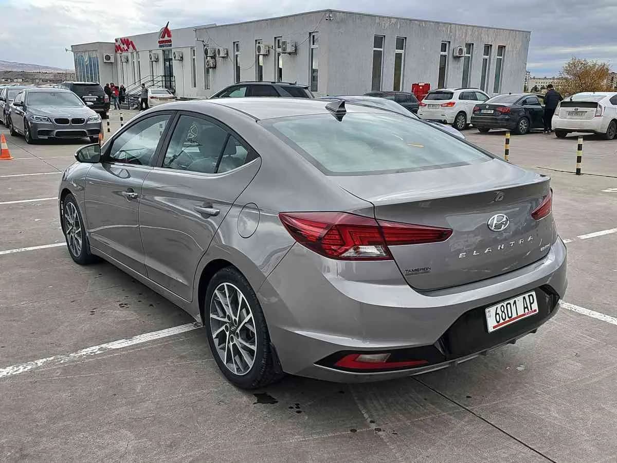 HYUNDAI Elantra - 6