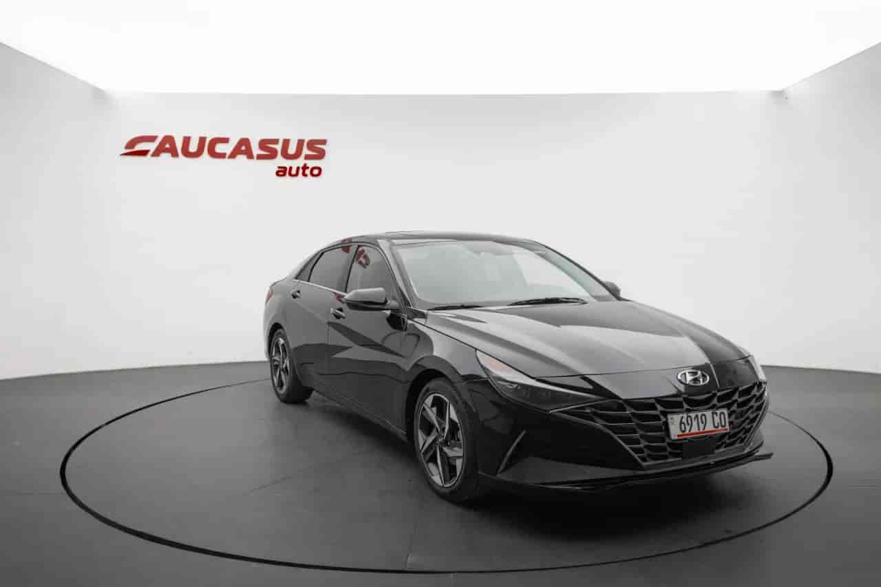 HYUNDAI Elantra - 3