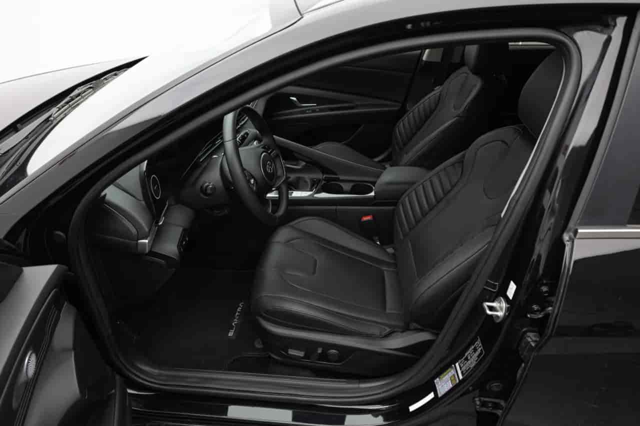 HYUNDAI Elantra - 10