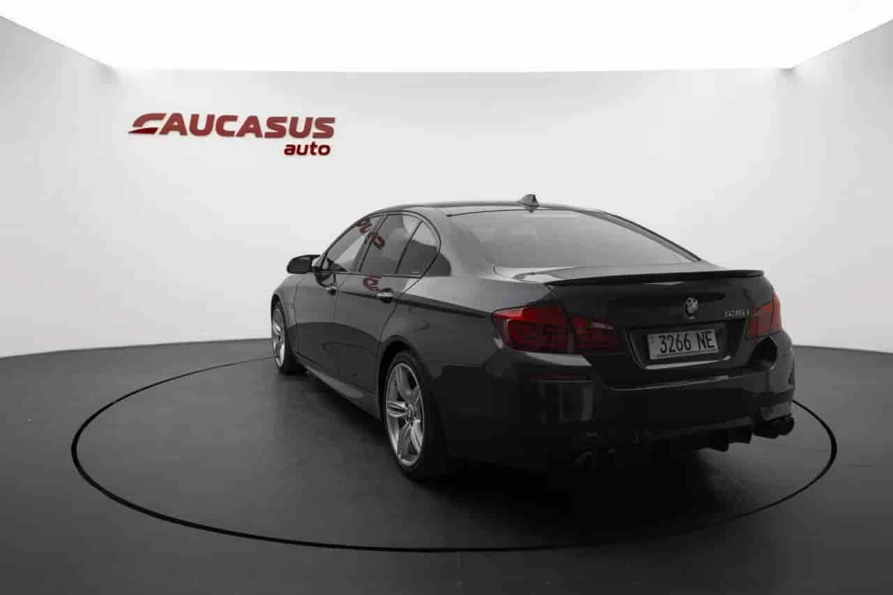 BMW 5-Series - 6