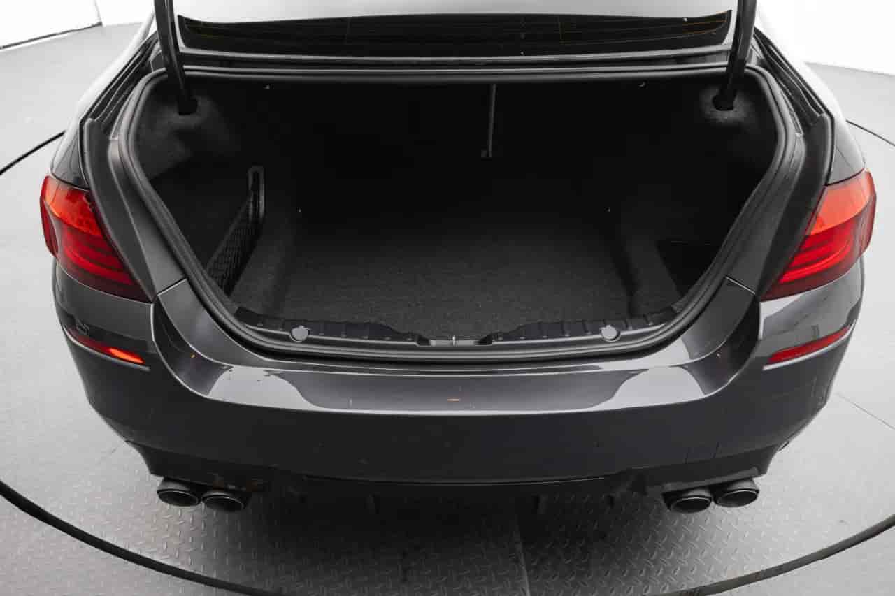 BMW 5-Series - 7