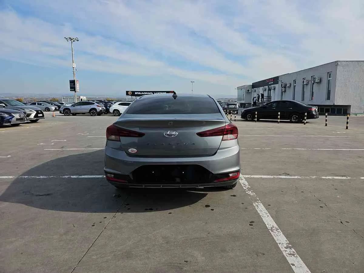 HYUNDAI Elantra - 5