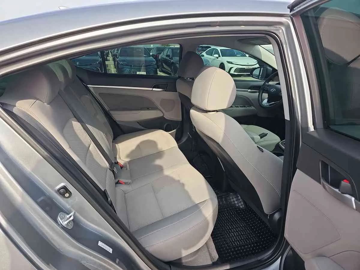 HYUNDAI Elantra - 7