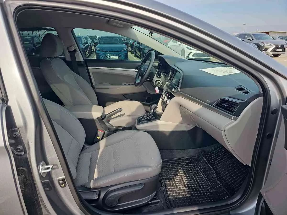 HYUNDAI Elantra - 8