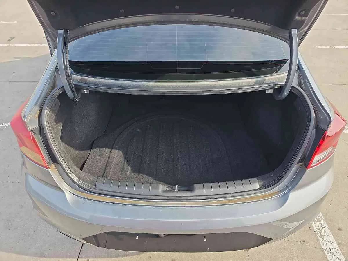 HYUNDAI Elantra - 10
