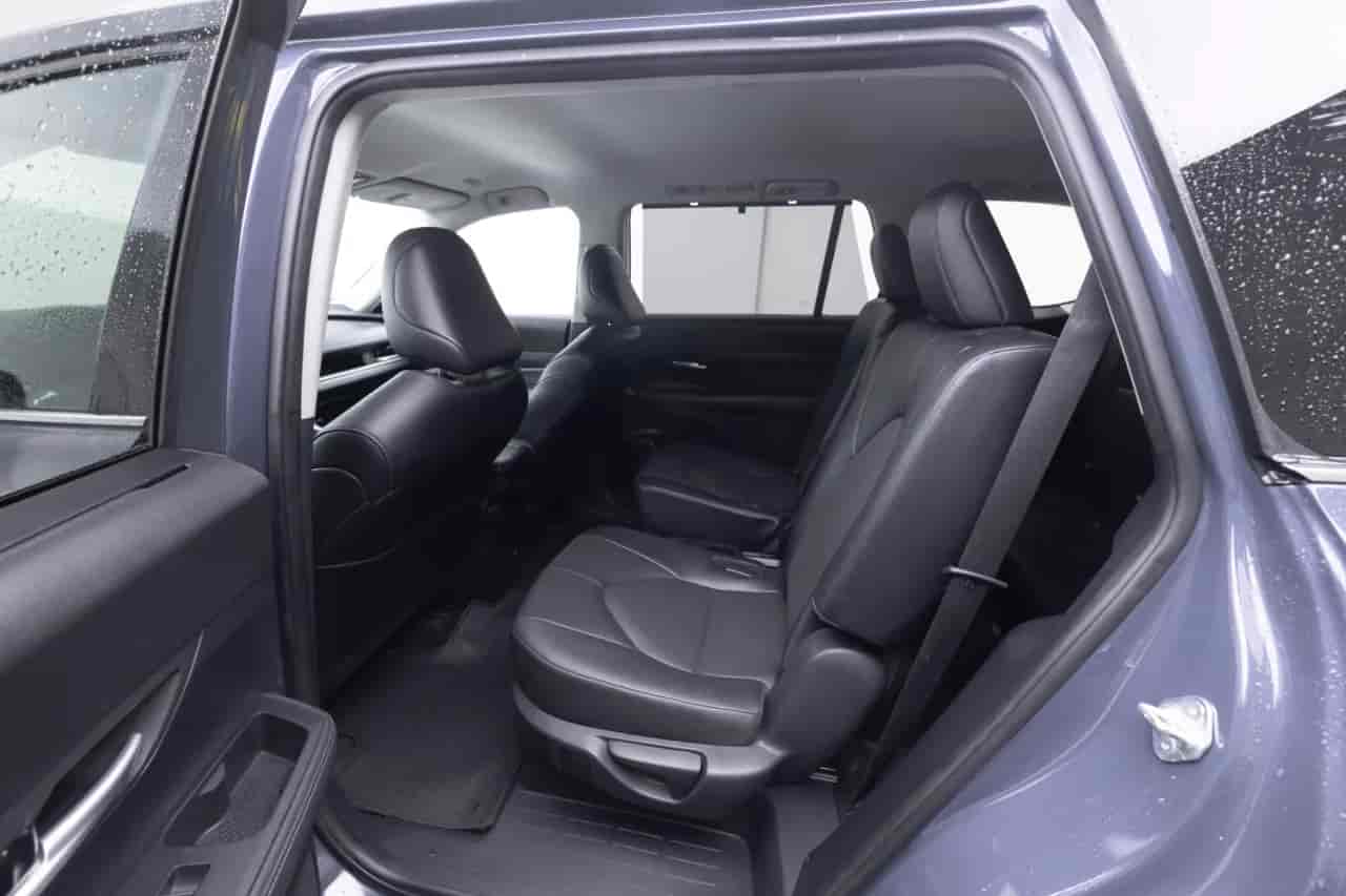 TOYOTA Grand Highlander - 8