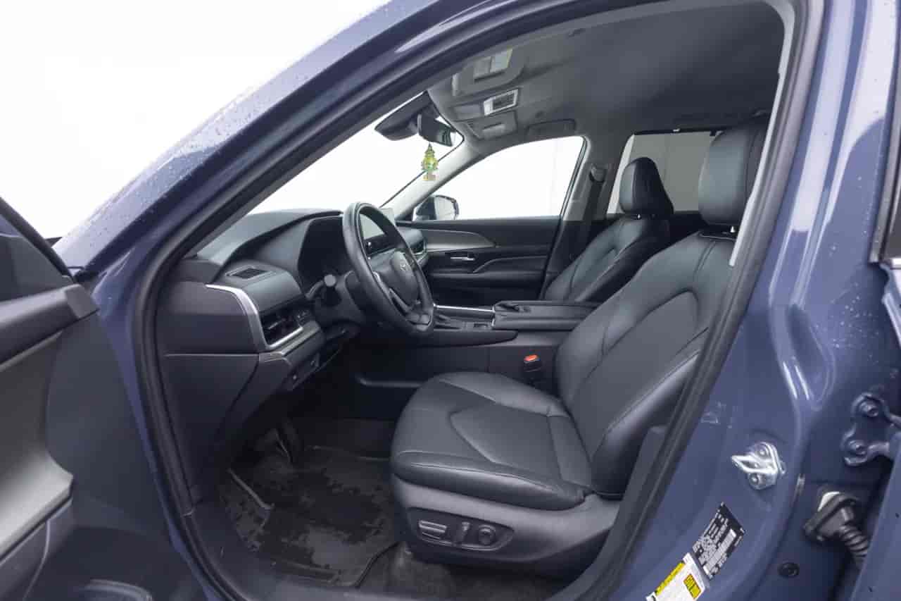 TOYOTA Grand Highlander - 10