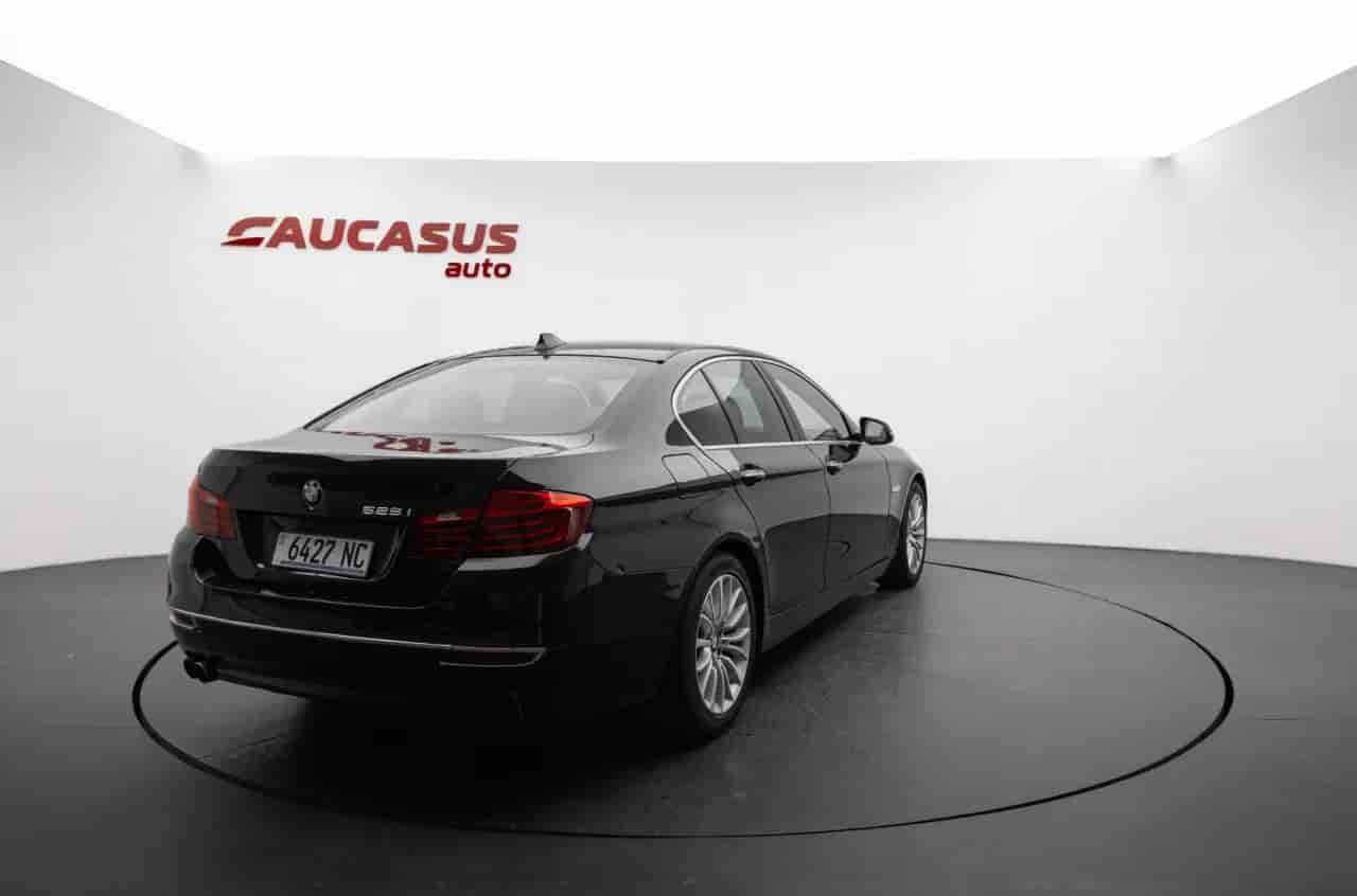 BMW 528i - 4