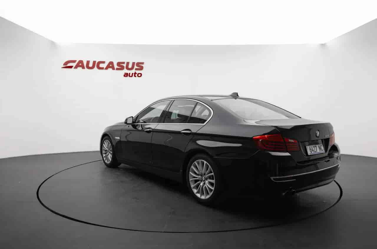 BMW 528i - 6