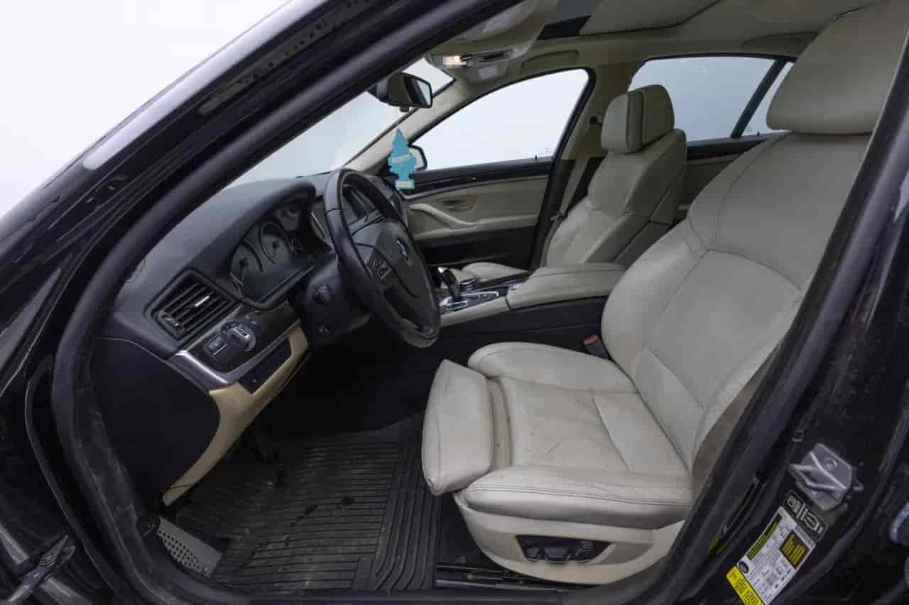 BMW 528i - 10