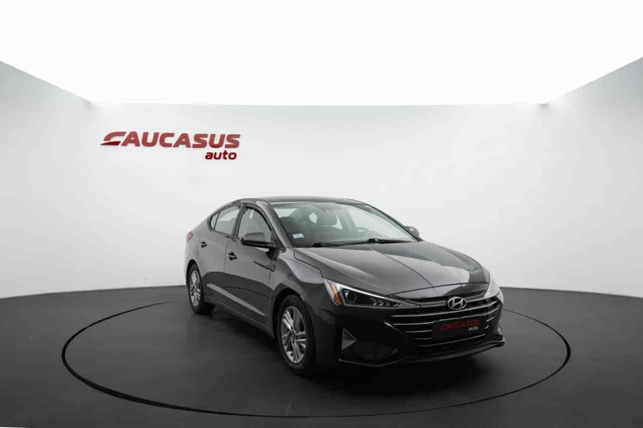 HYUNDAI Elantra - 3