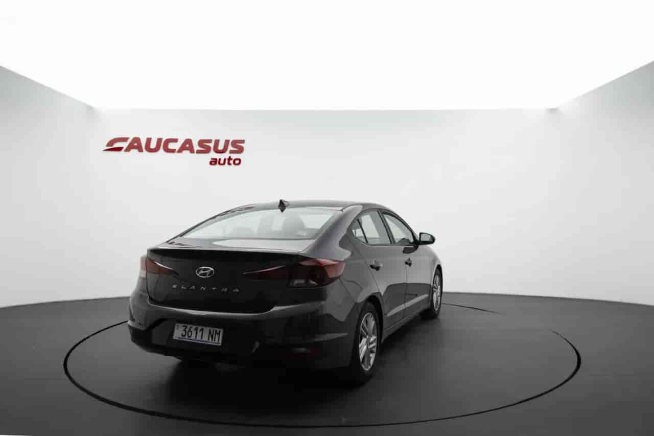 HYUNDAI Elantra - 4