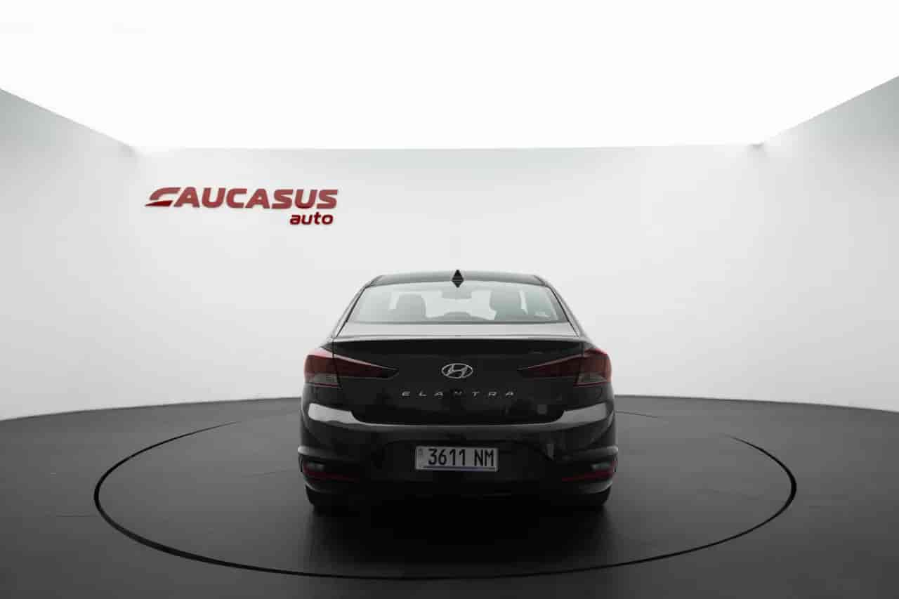 HYUNDAI Elantra - 5