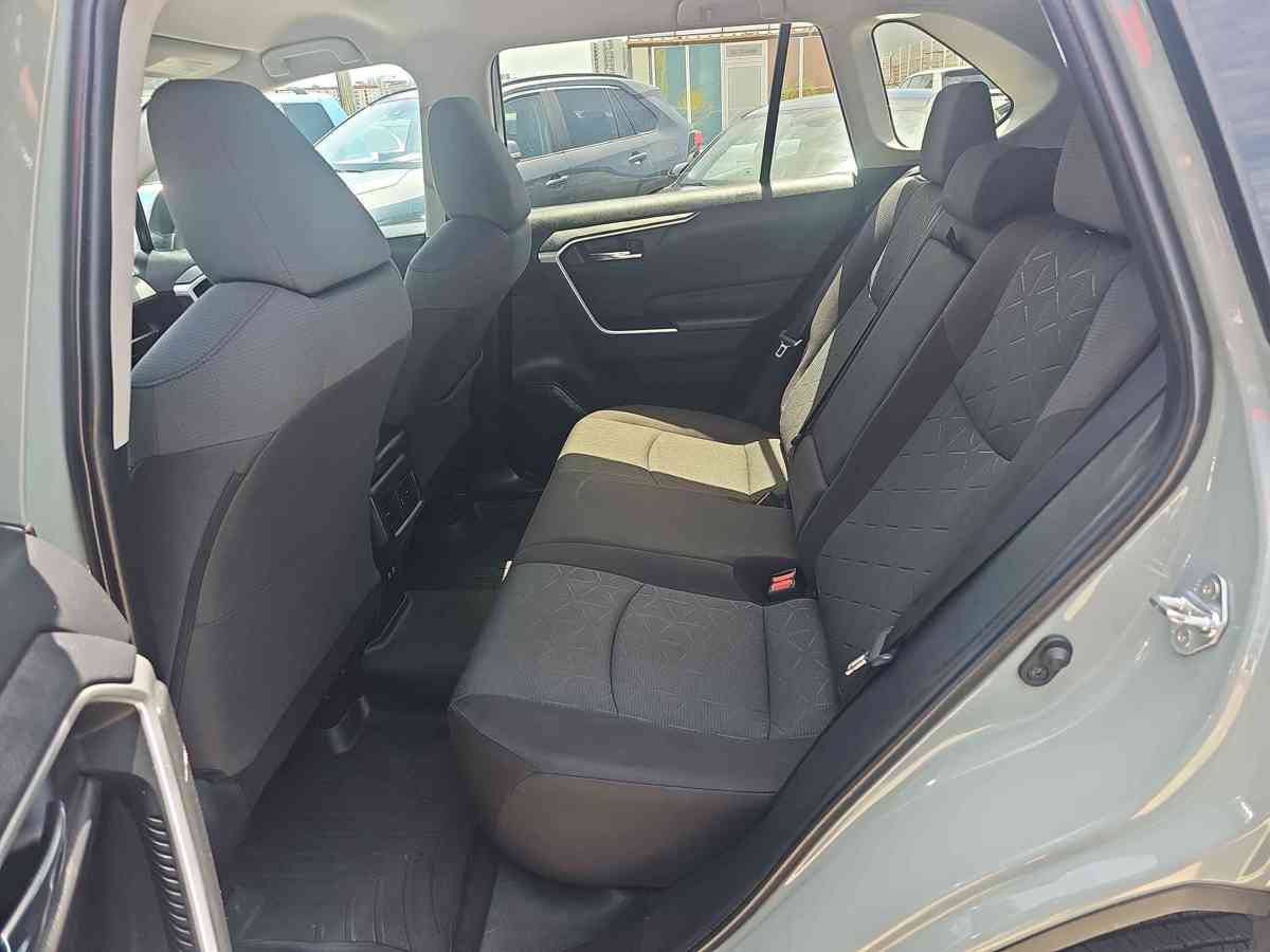 TOYOTA RAV4 - 7