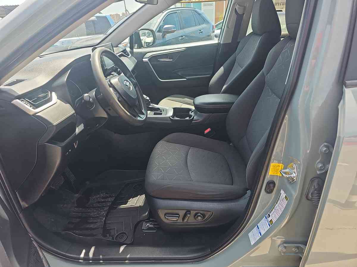 TOYOTA RAV4 - 9