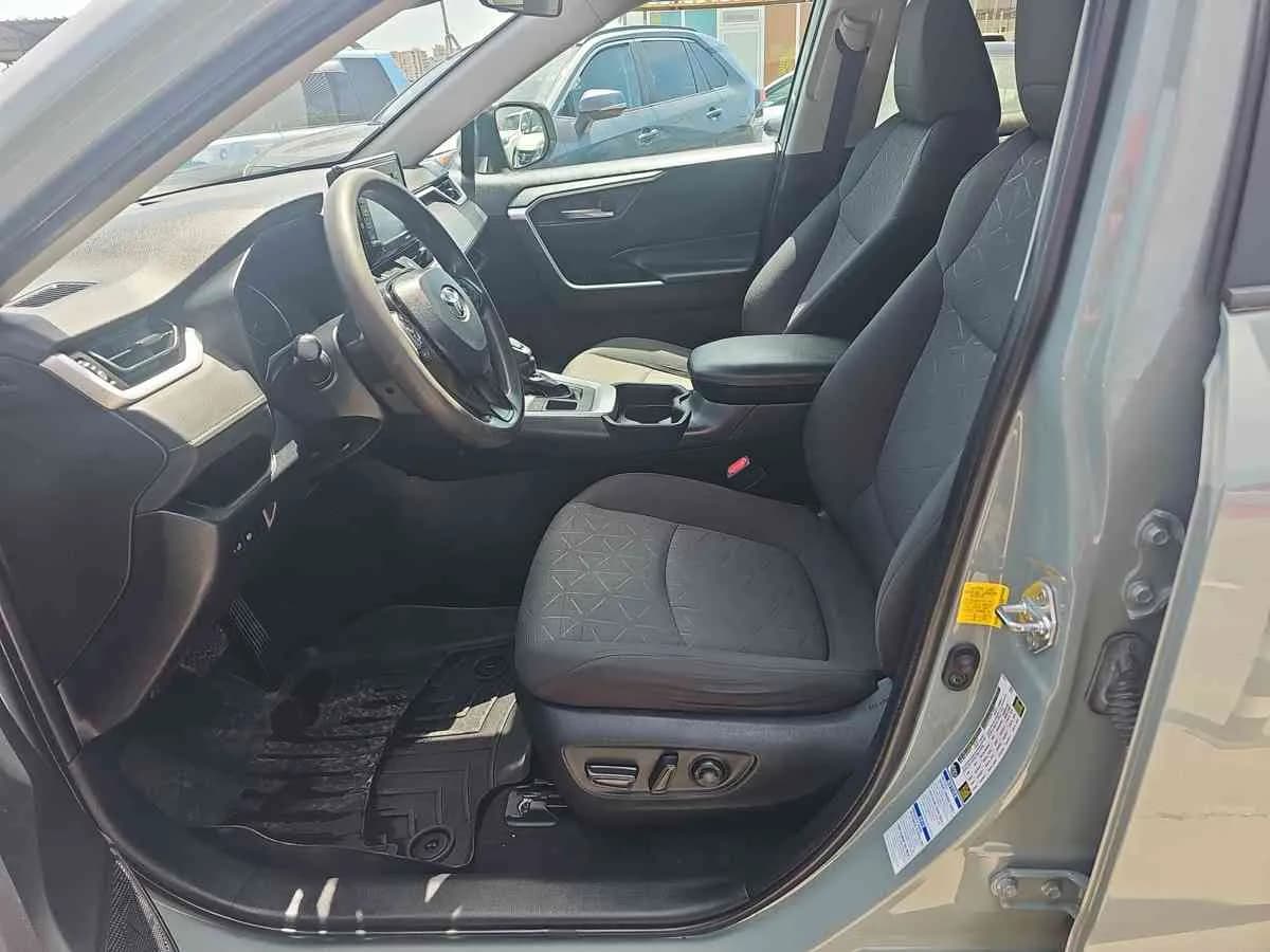 TOYOTA RAV4 - 9