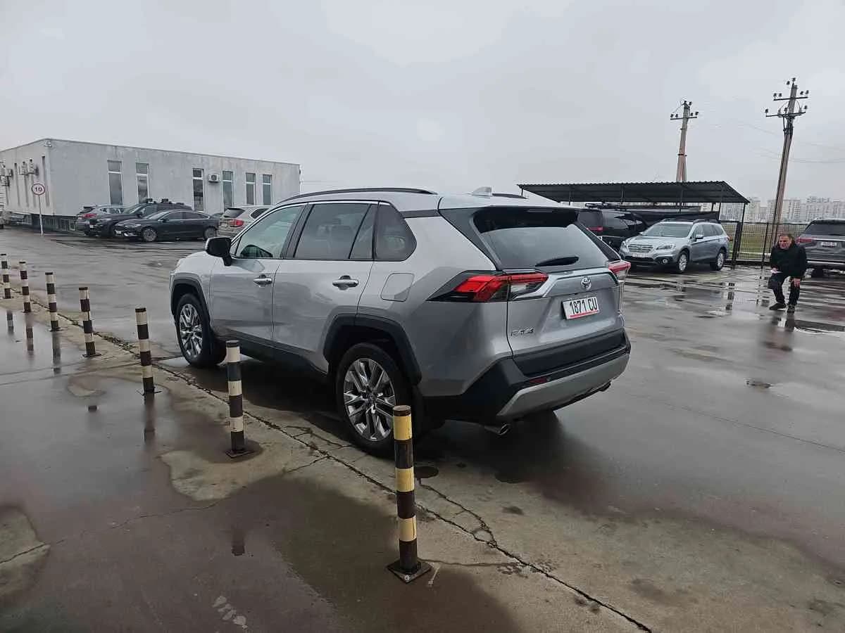 TOYOTA RAV4 - 6