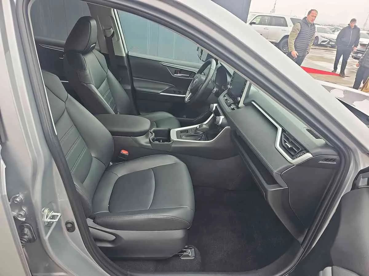 TOYOTA RAV4 - 10