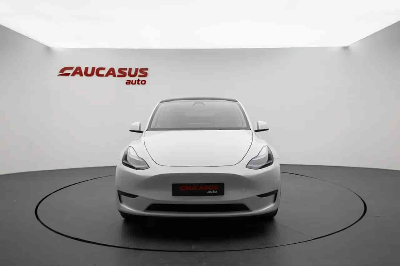 TESLA Model Y - 2