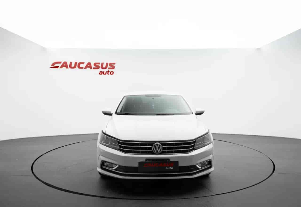 VOLKSWAGEN Passat - 2