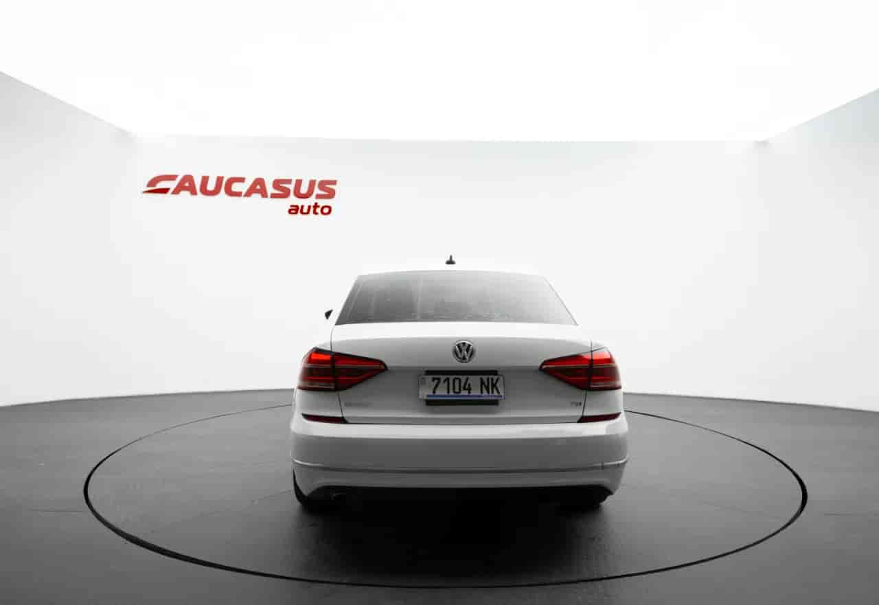 VOLKSWAGEN Passat - 5