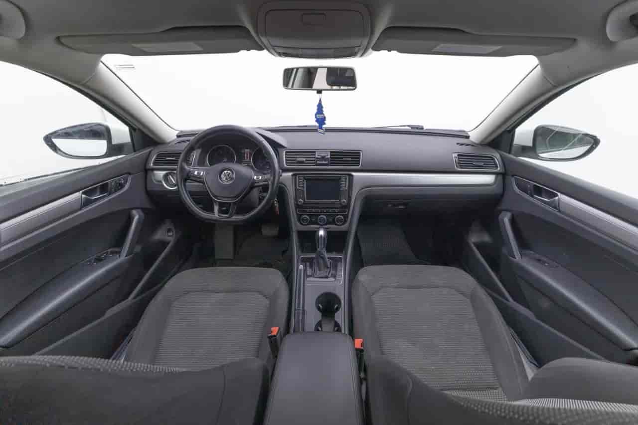 VOLKSWAGEN Passat - 9