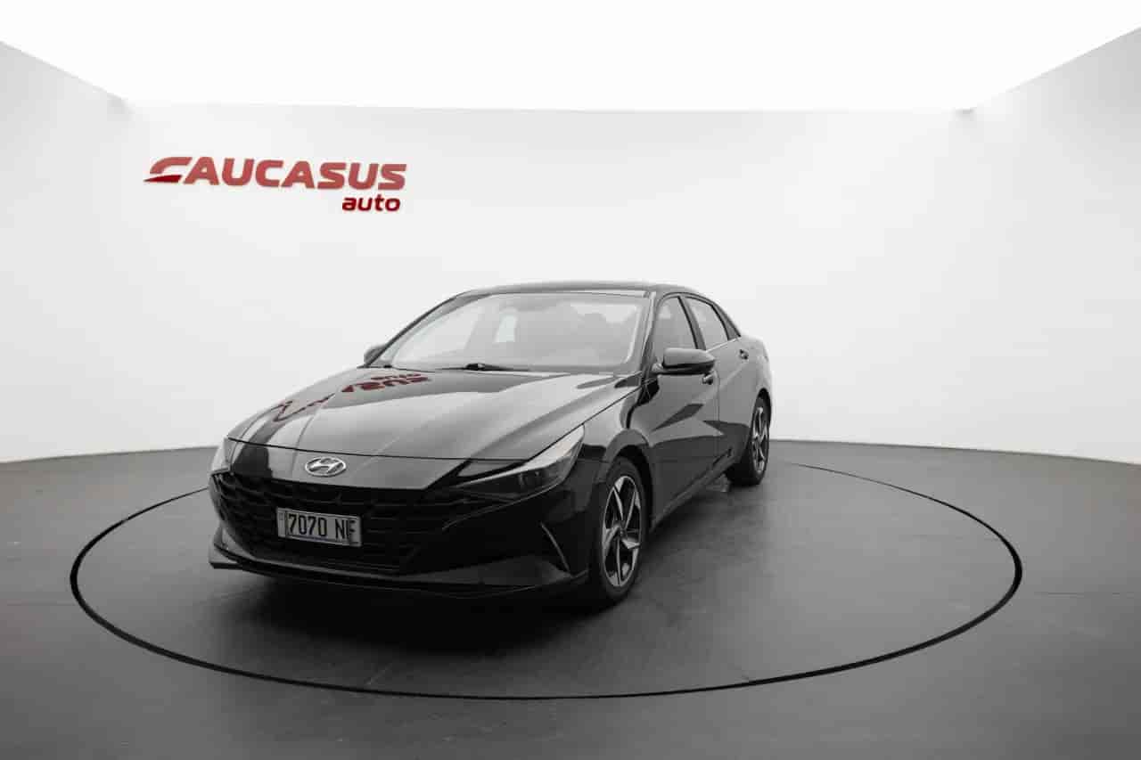 HYUNDAI Elantra - 1